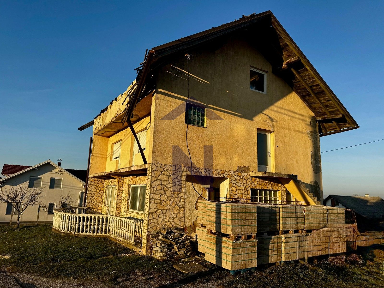 Property thumbnail 2