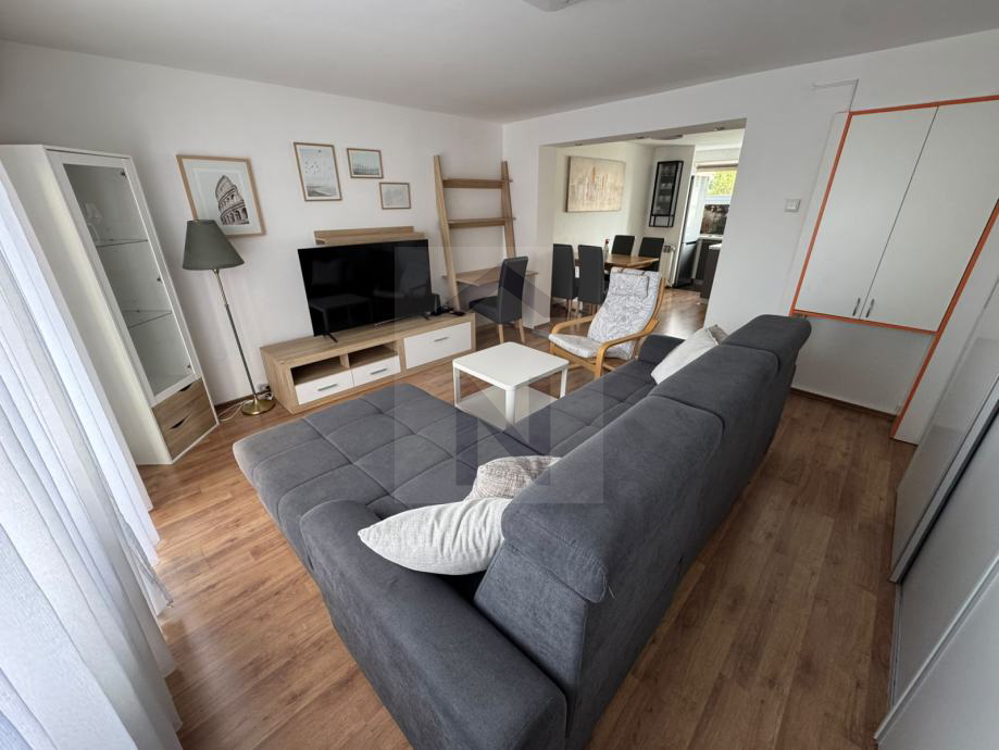 Property thumbnail 2