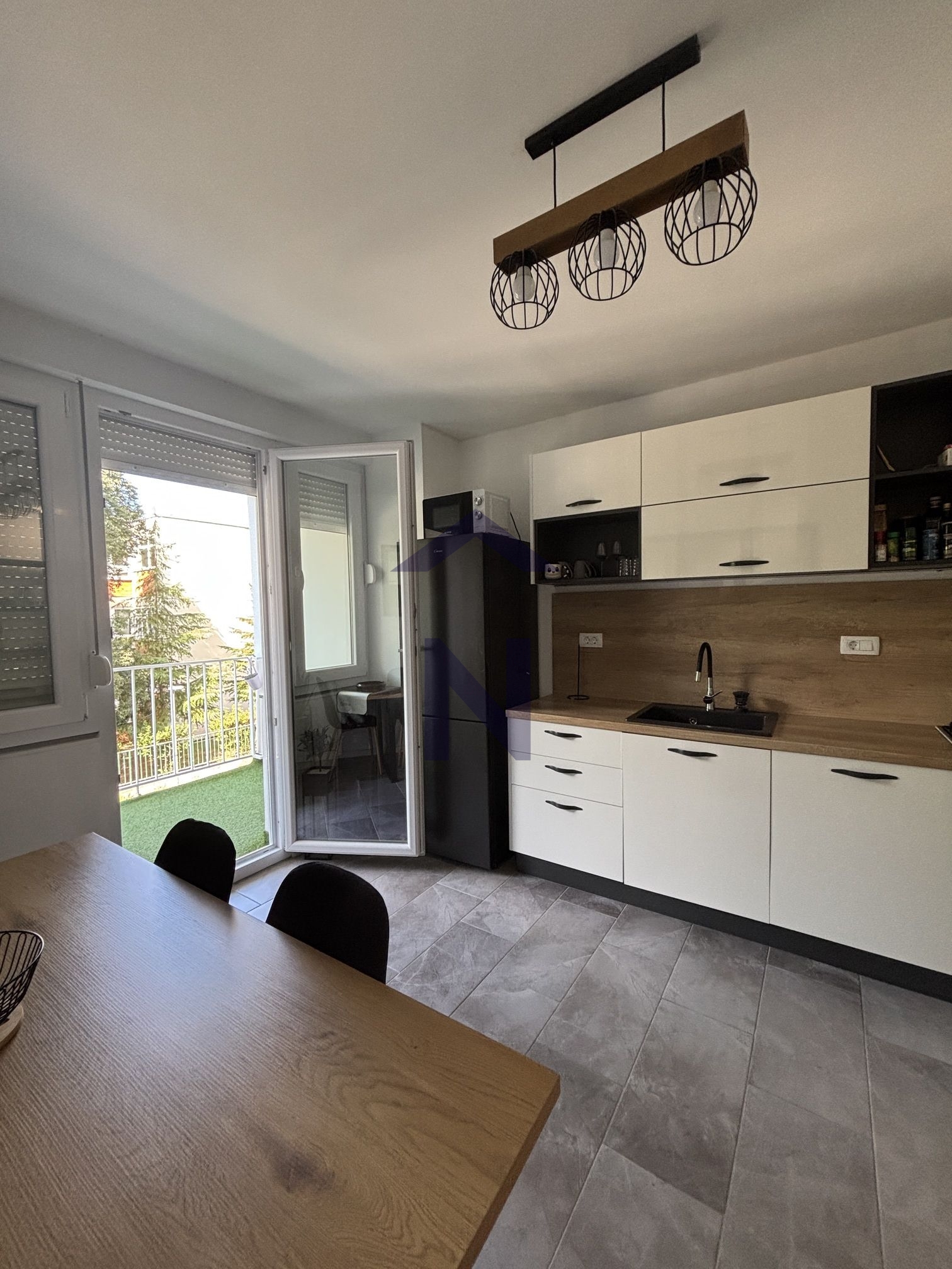 Property thumbnail 3