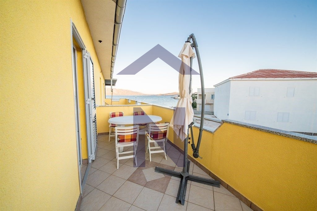 PRODAJA - KUĆA prvi red do mora 100m2 - RAŽANAC