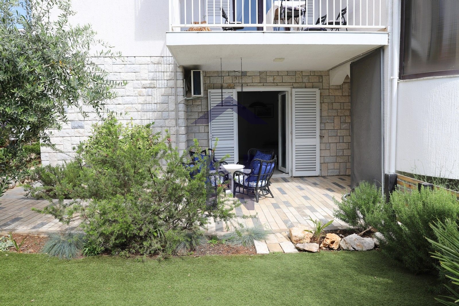 Property thumbnail 3