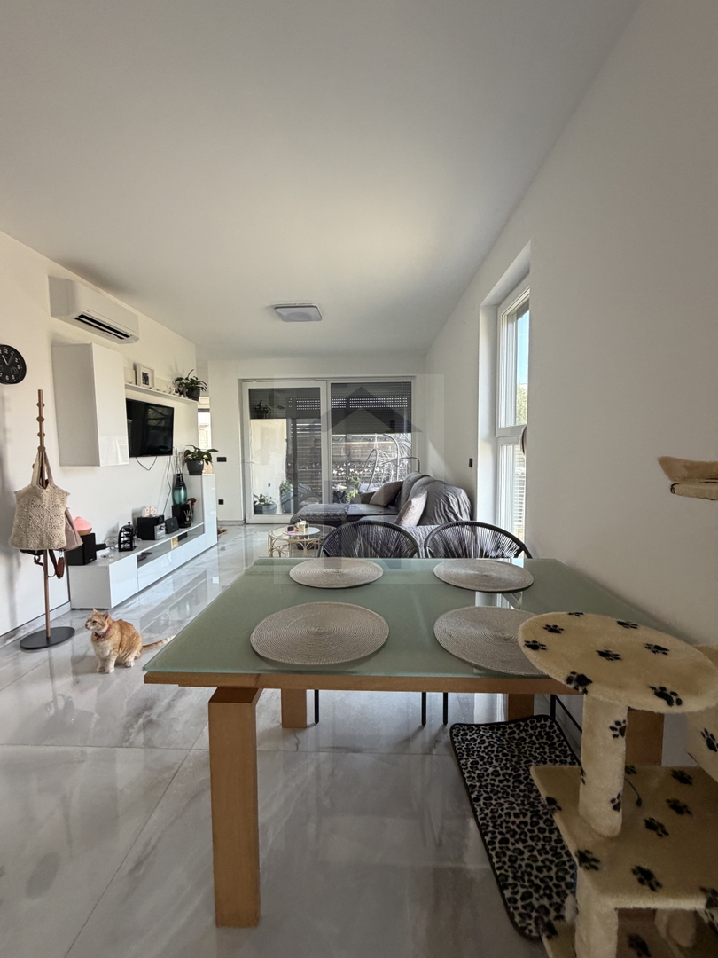 Property thumbnail 4