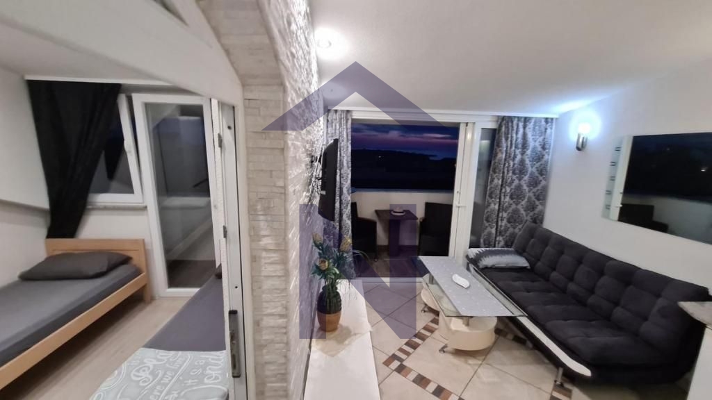 Property thumbnail 2