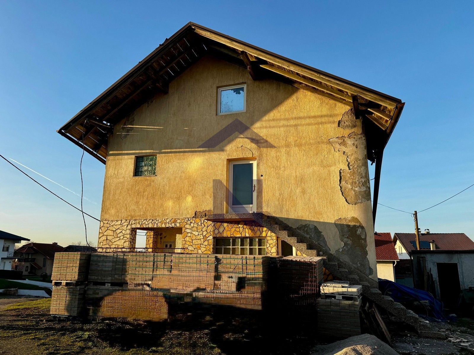 Property thumbnail 3