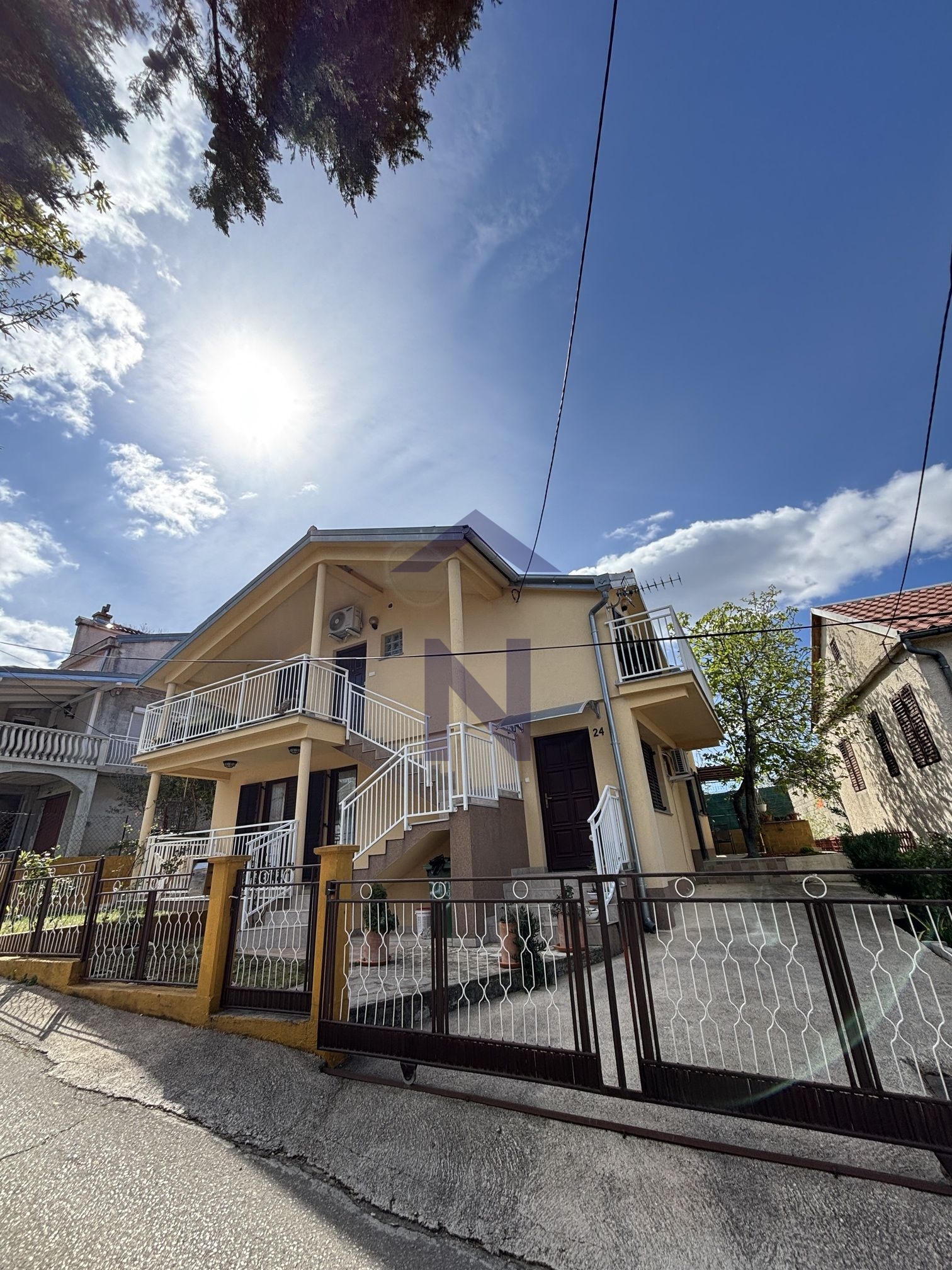 Property thumbnail 2