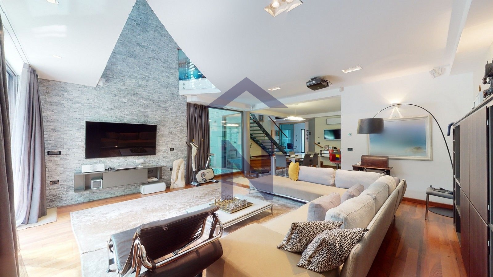 Property thumbnail 2