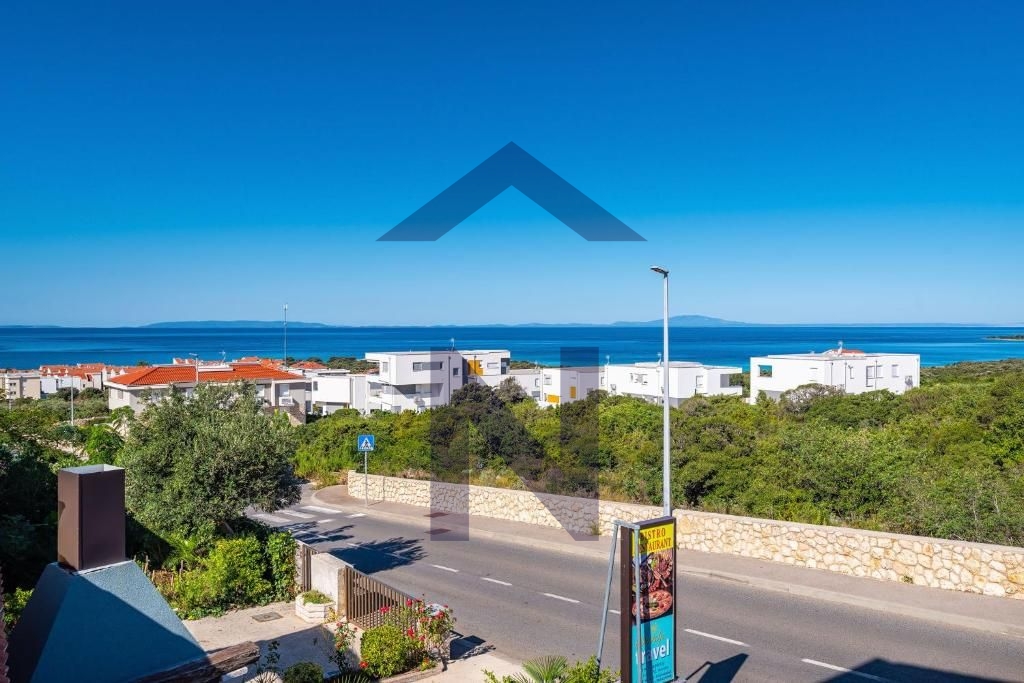 PRODAJA - OBJEKT s 8 stambenih jedinica - 670m2 - NOVALJA