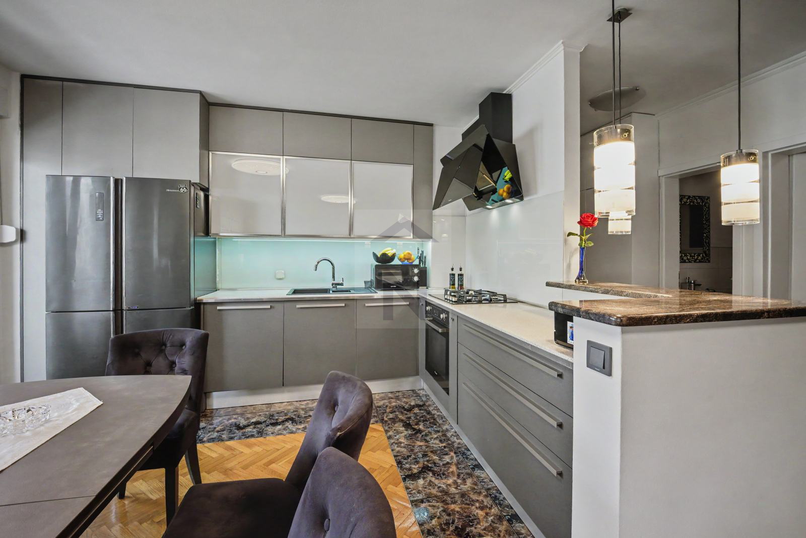Property thumbnail 2
