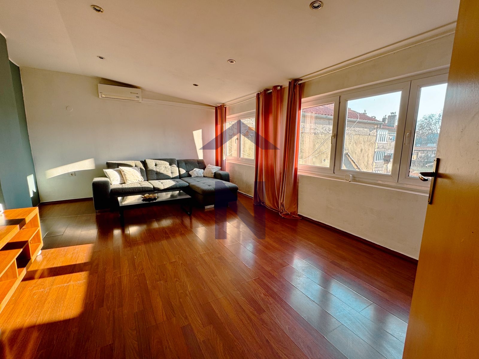 Property thumbnail 2