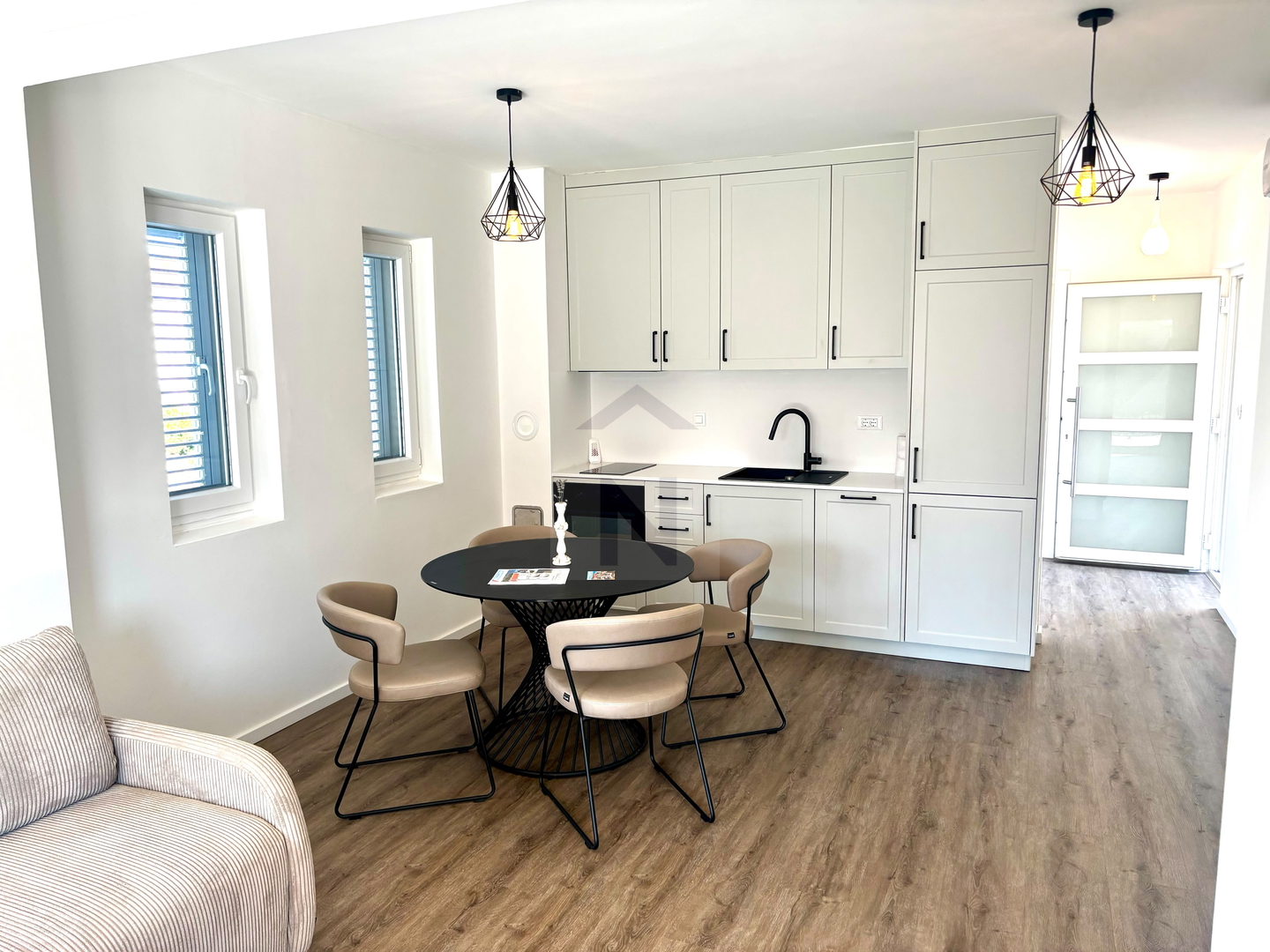 Property thumbnail 2