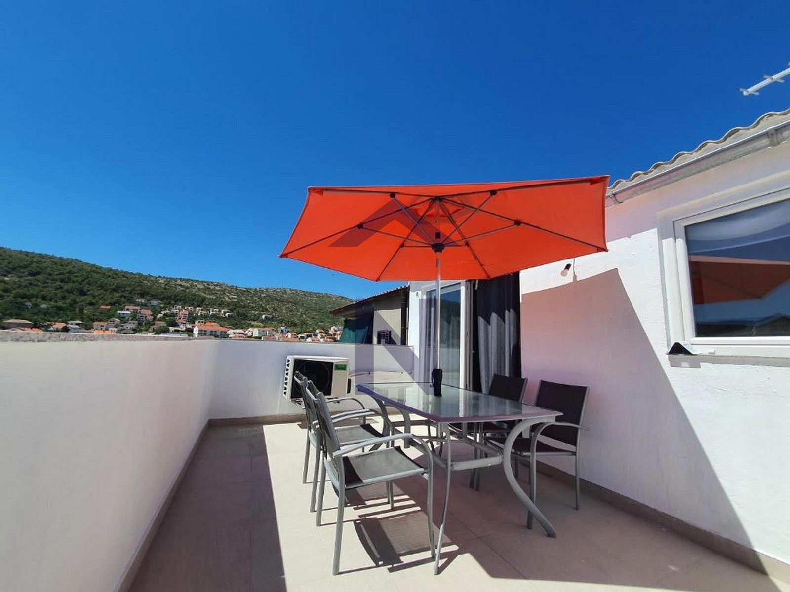 PRODAJA - KAMENA KUĆA s 3 apartmana - 132m2 - VINJERAC