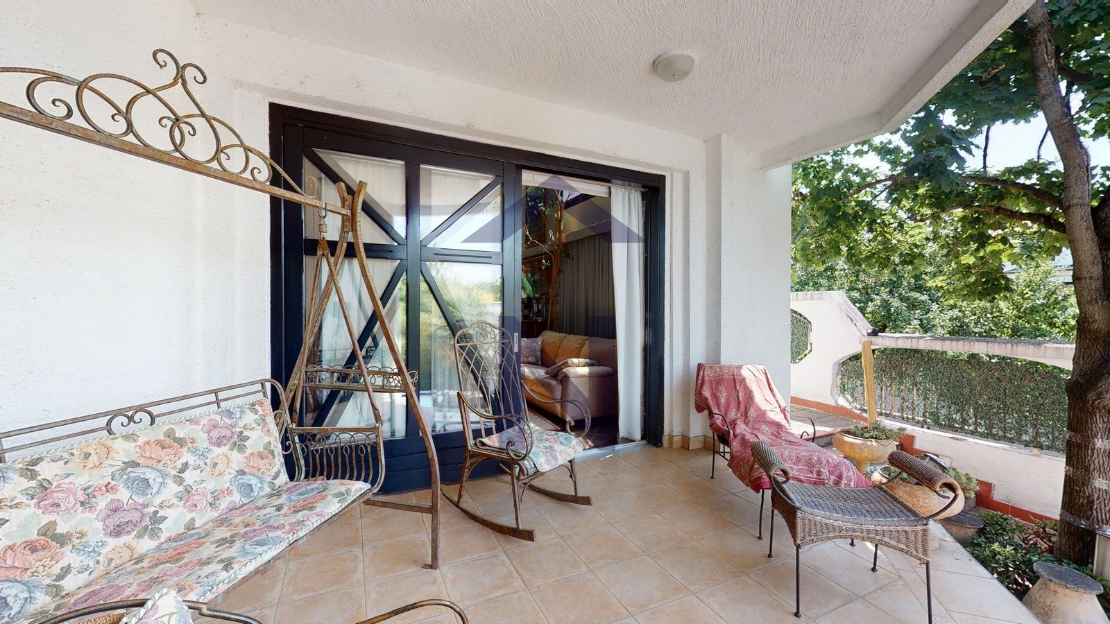 Property thumbnail 2