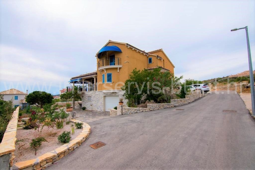 Property thumbnail 2