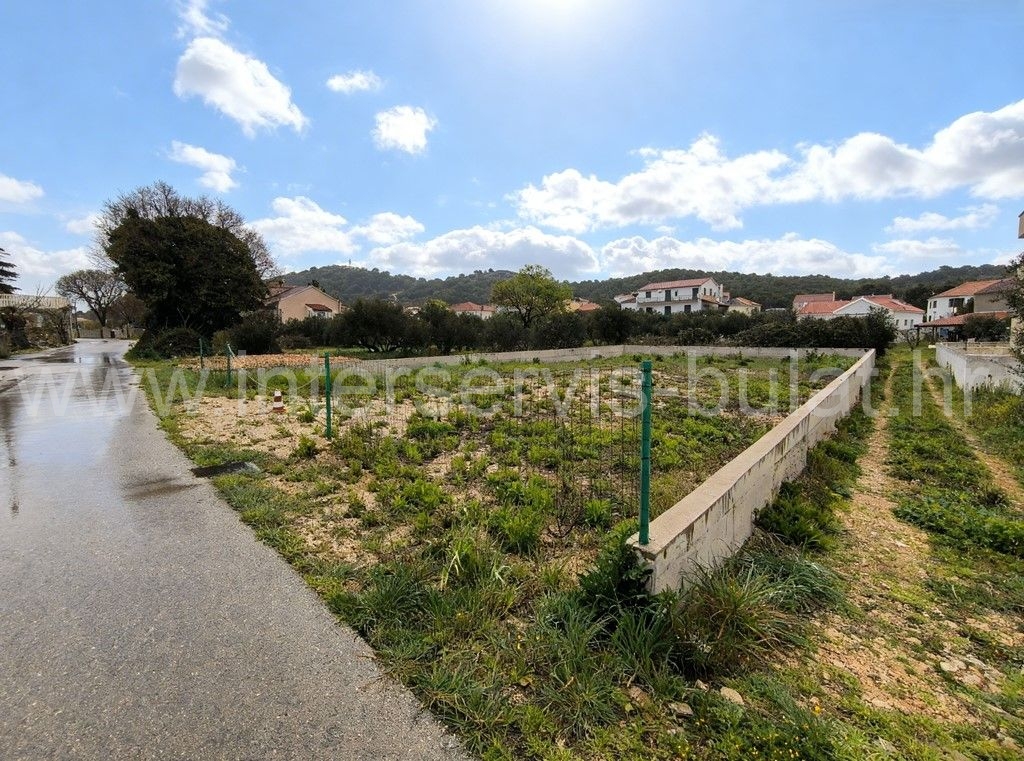 .::: Jezera – građevinsko zemljište s dozvolom :::.