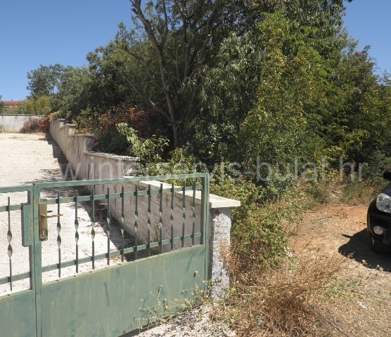 Property thumbnail 2