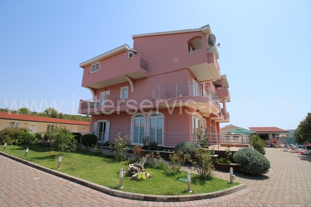 Property thumbnail 2