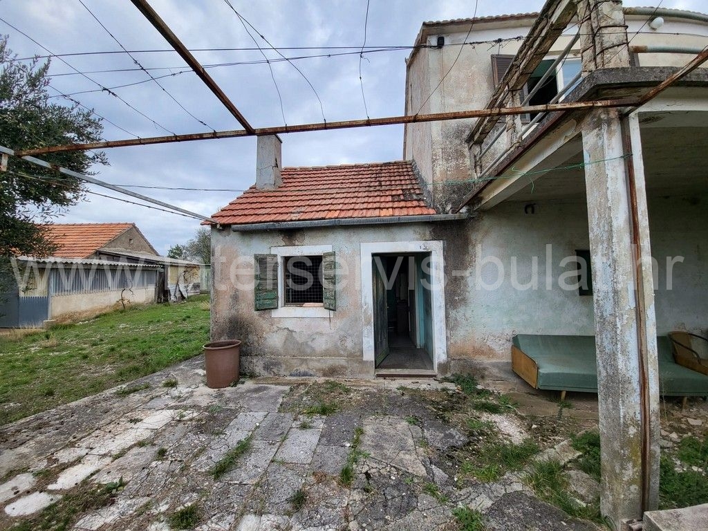 Property thumbnail 2