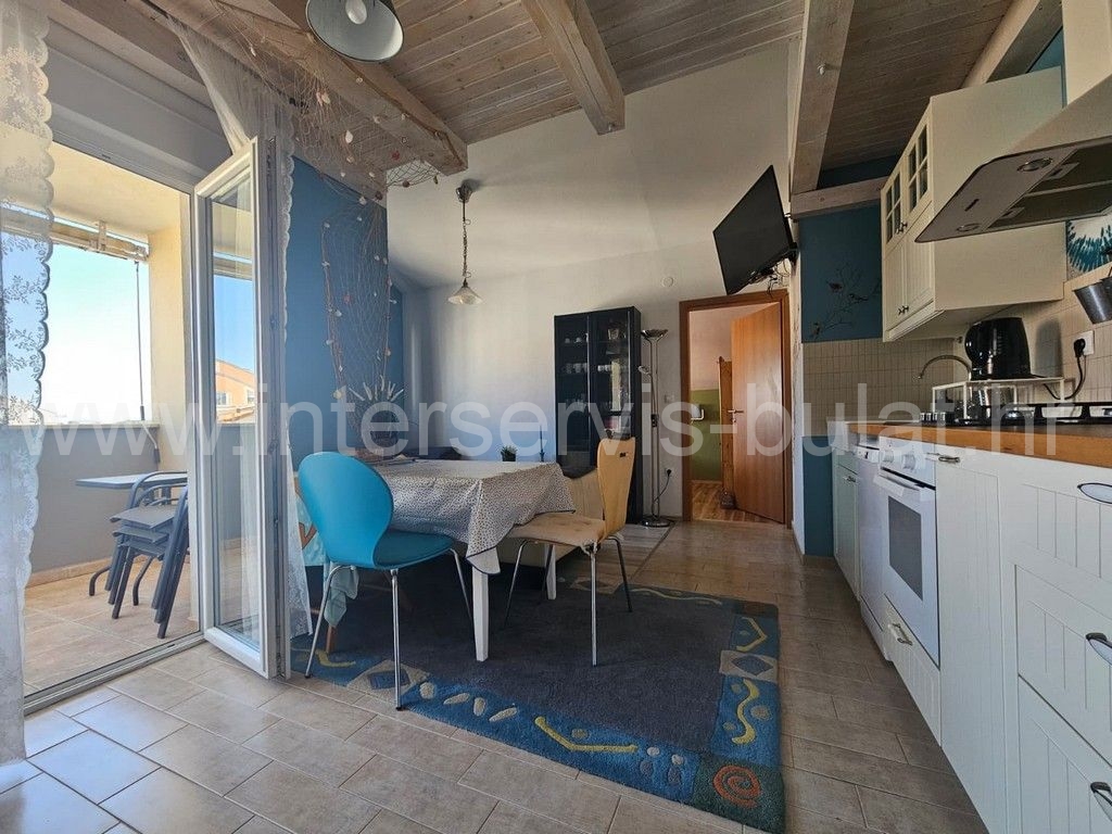 .::: Komforan stan s galerijom :::.