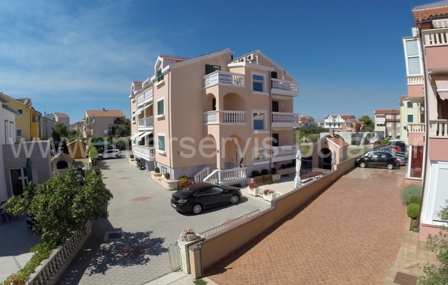 Property thumbnail 2