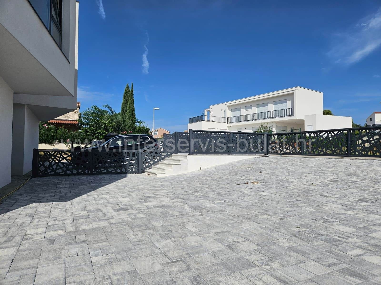 Property thumbnail 4