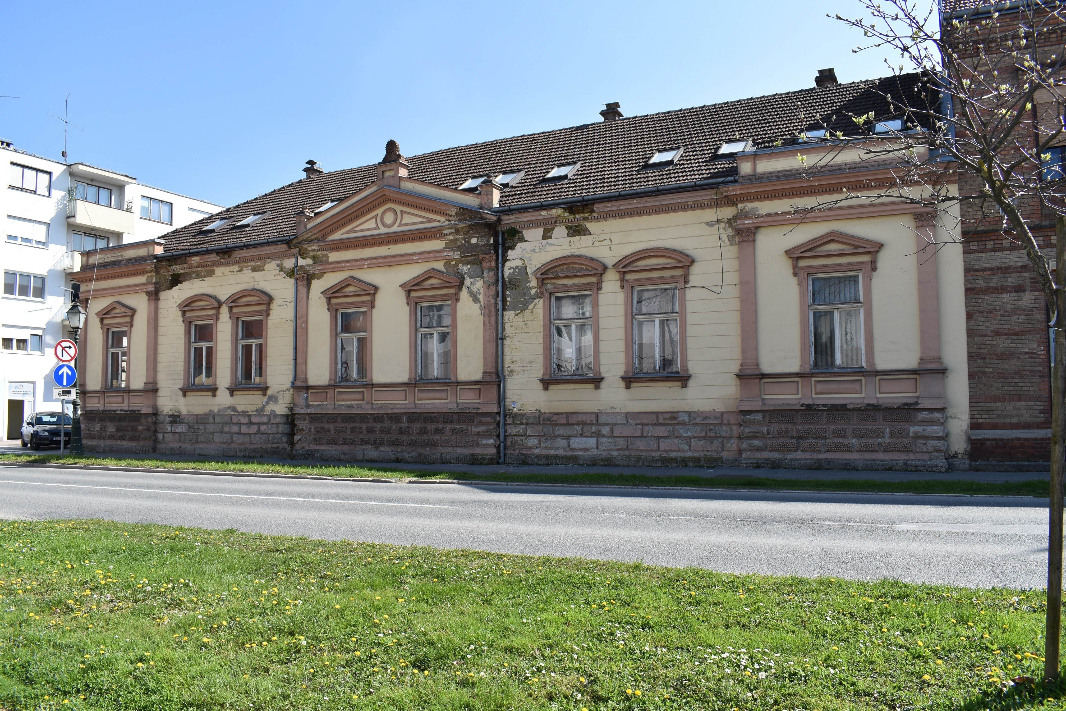 Property main image