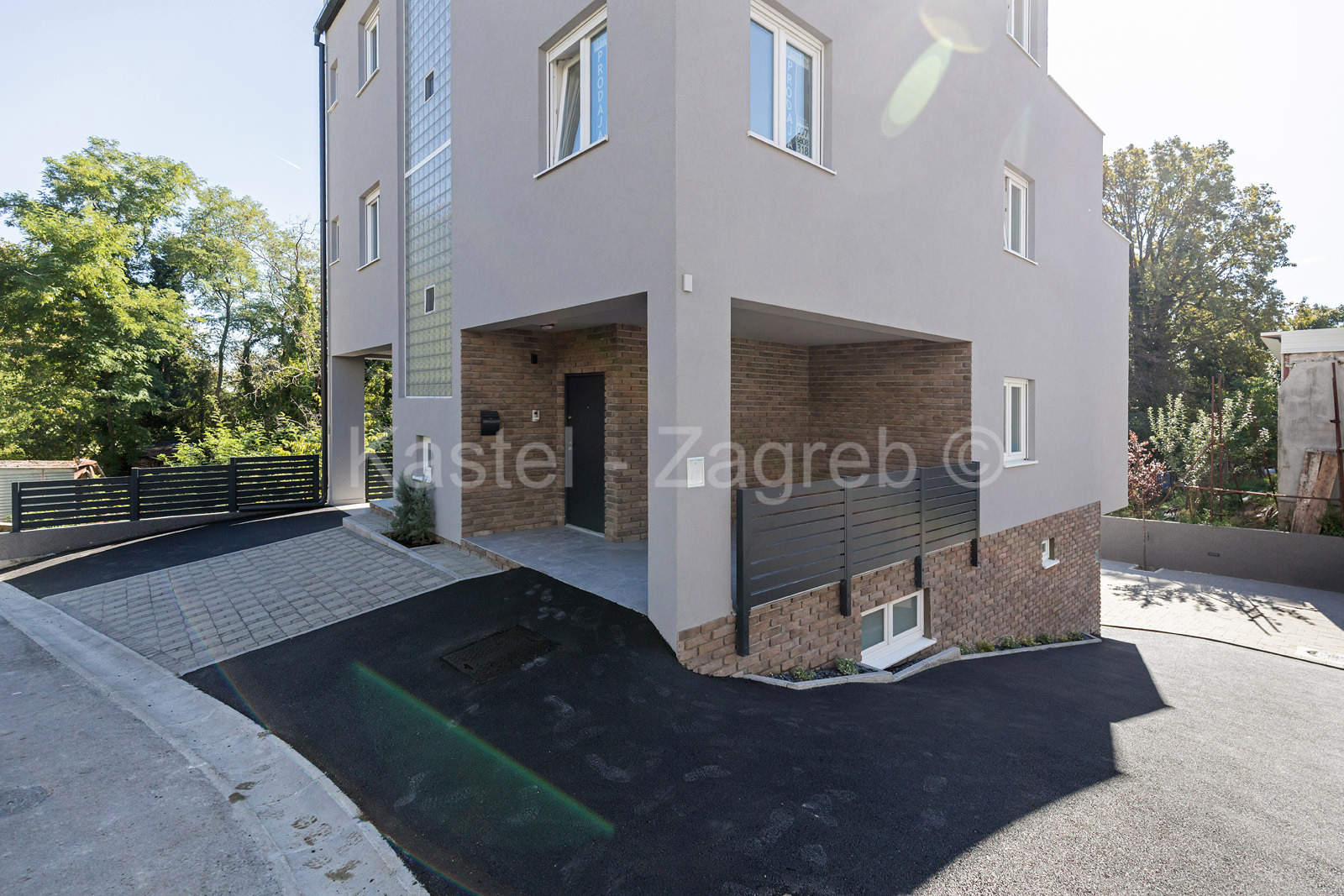Property thumbnail 2