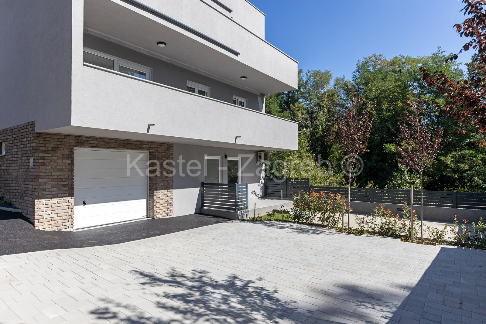 Property thumbnail 3