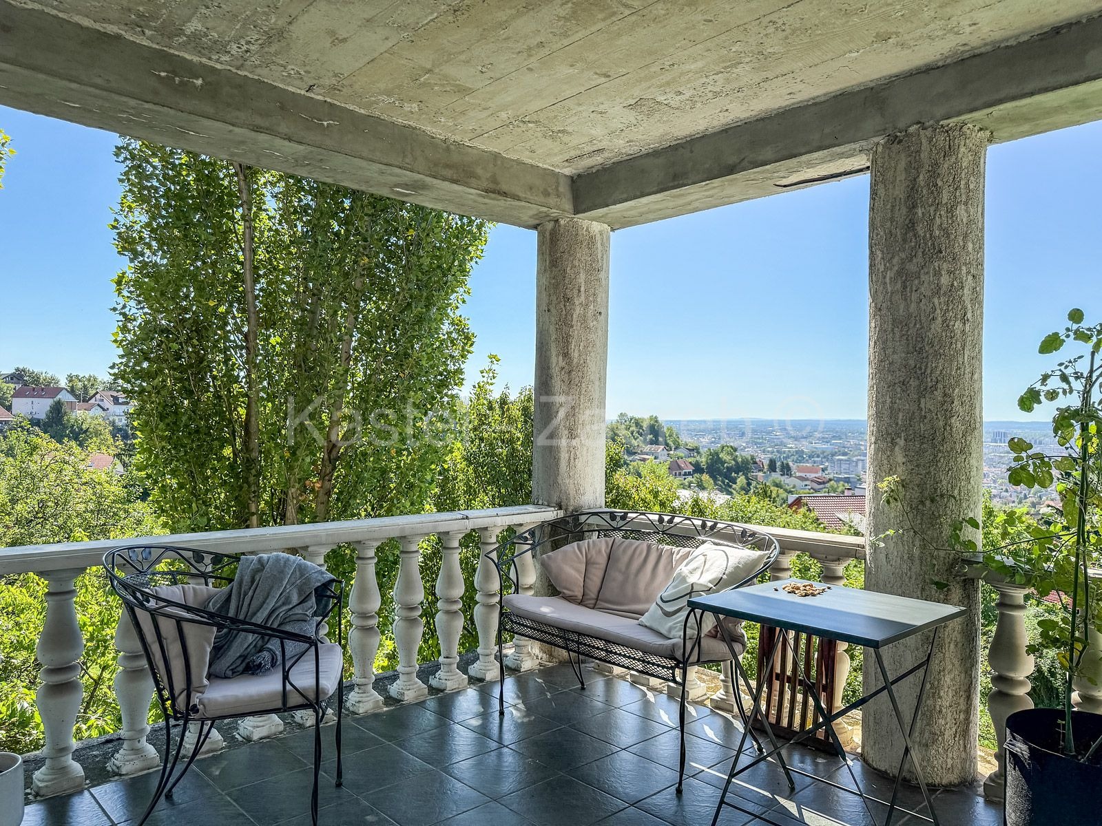 Property thumbnail 4