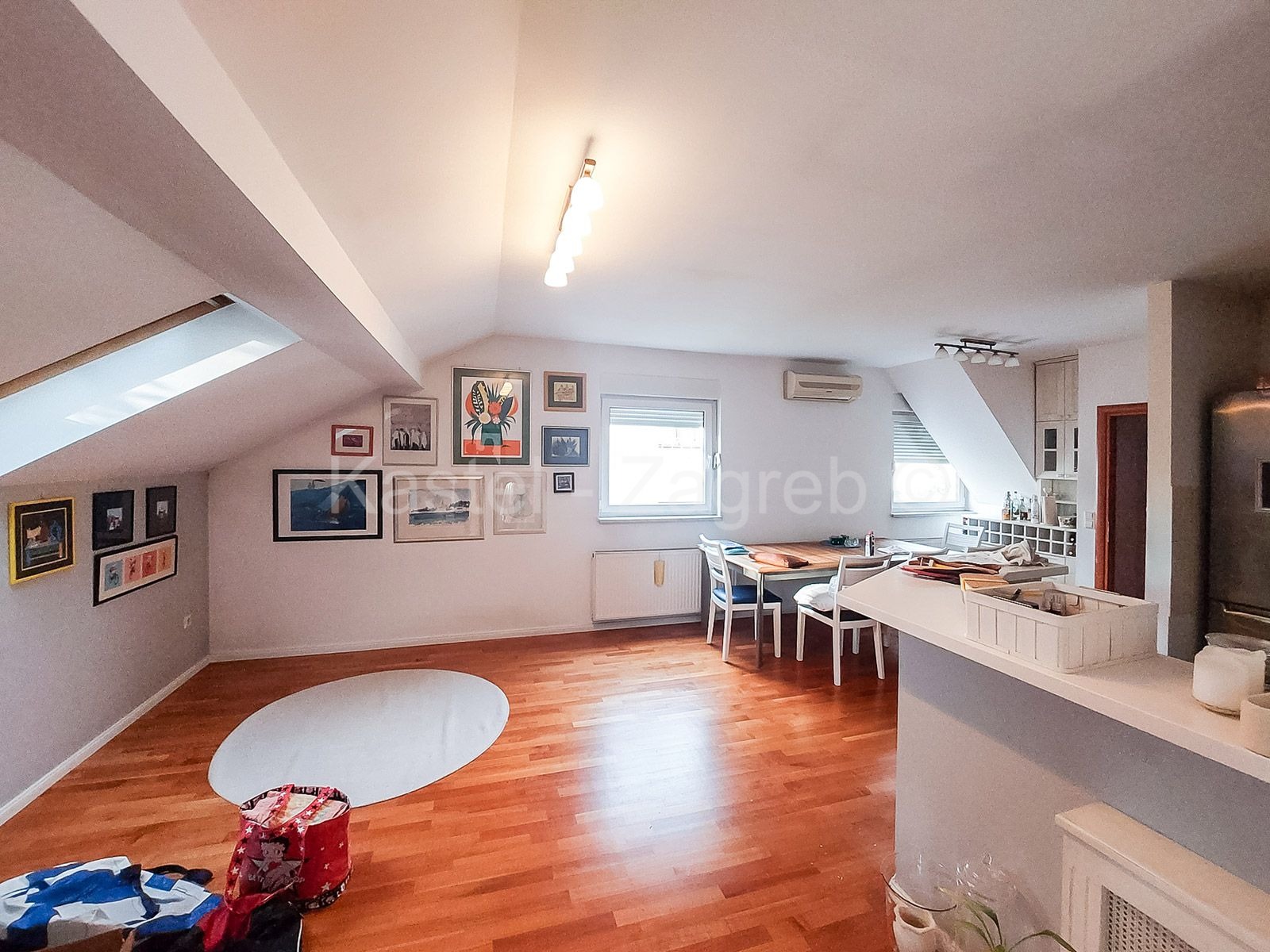 Srebrnjak- dvoetažni stan 95 m2