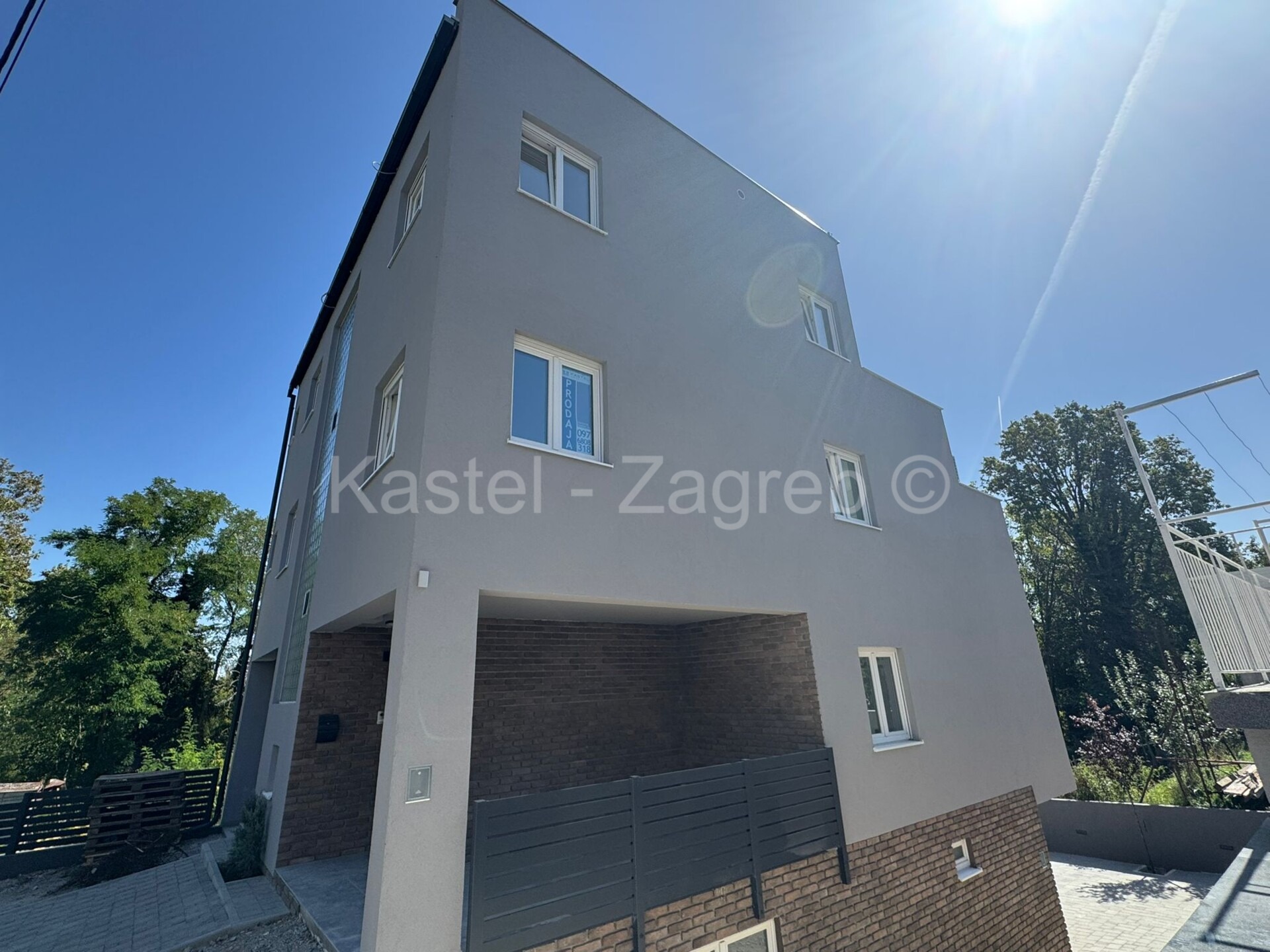 Property thumbnail 2