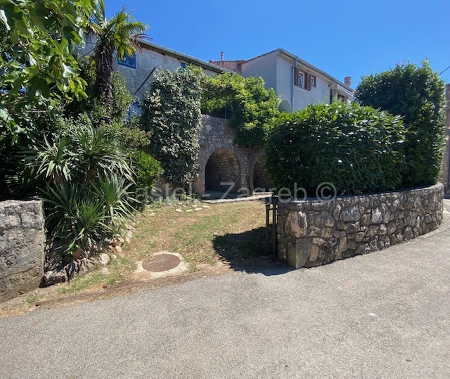 Property thumbnail 3
