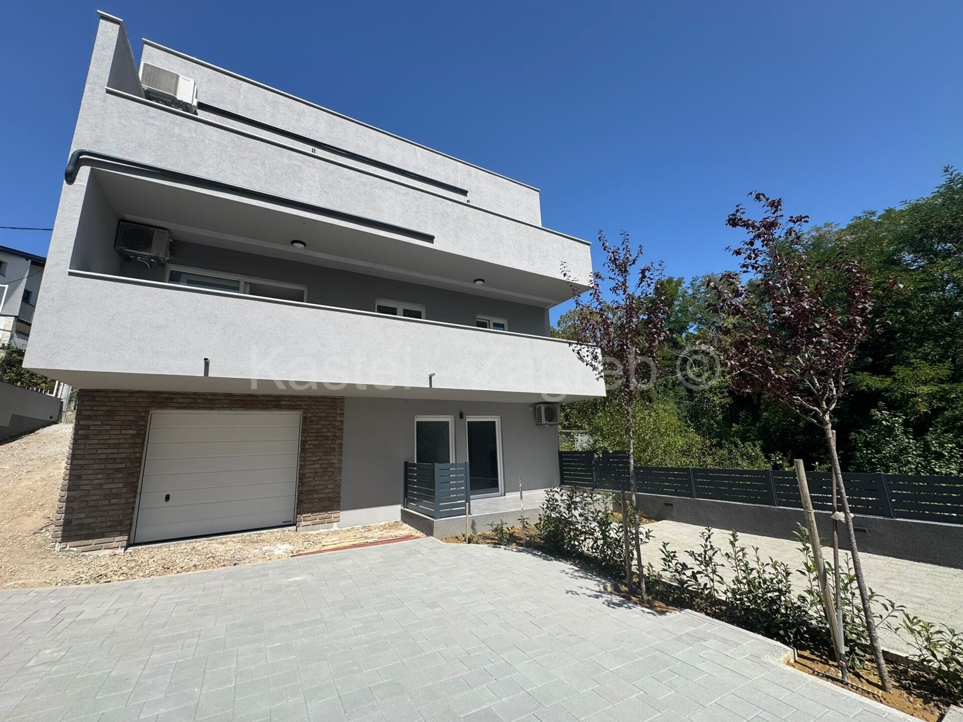 Property thumbnail 4