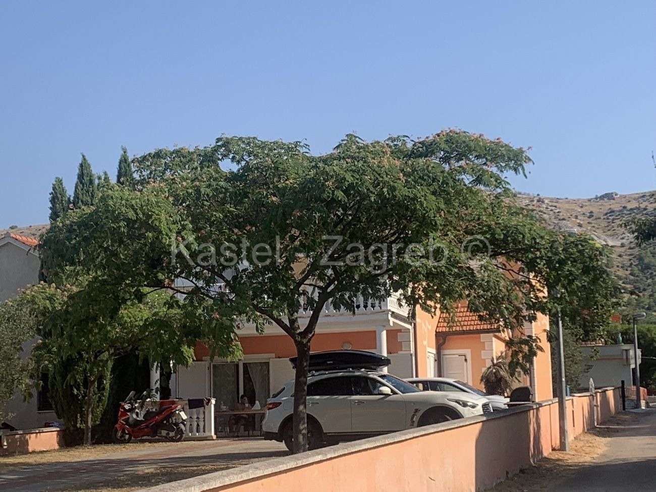 Property thumbnail 2