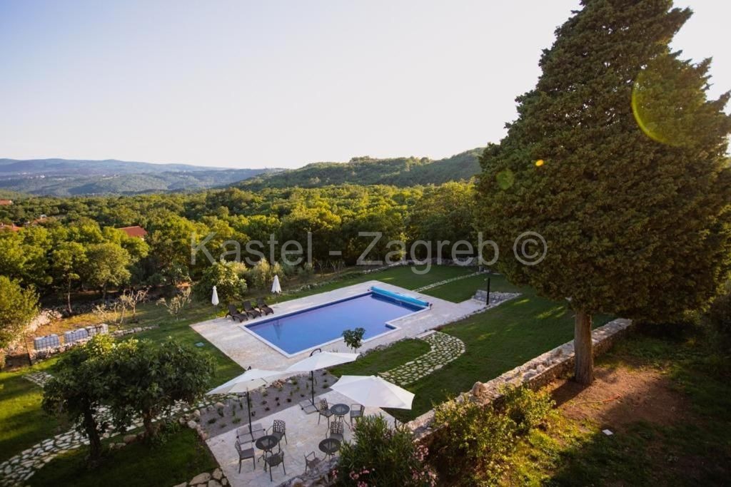 Property thumbnail 3