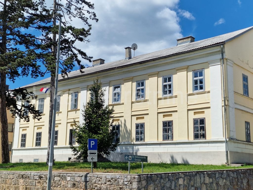 Property main image
