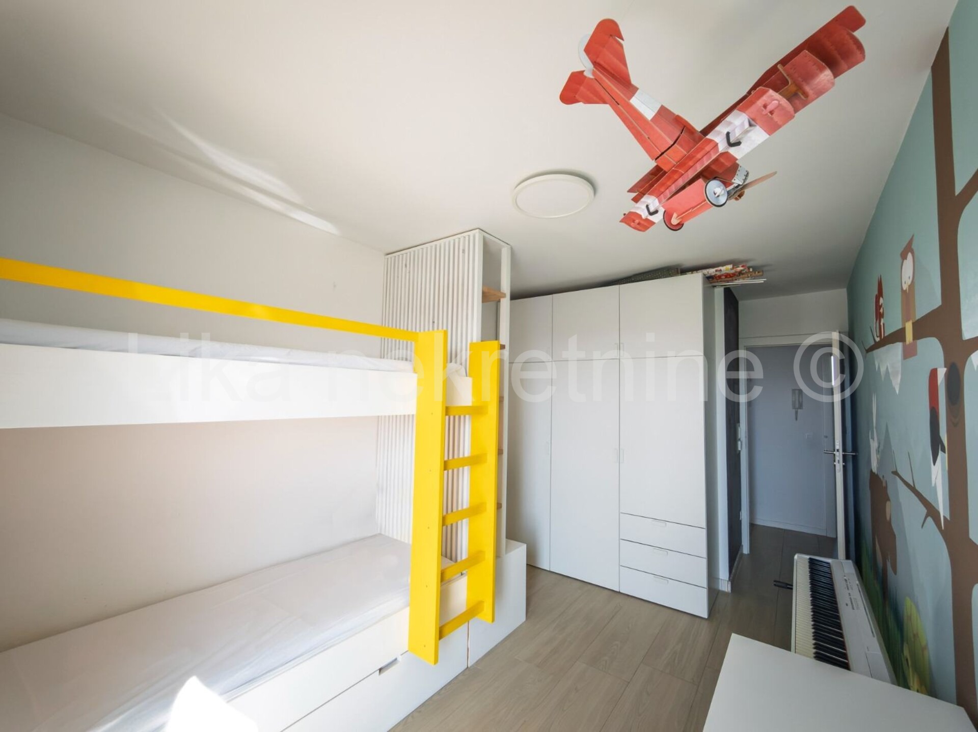 Property thumbnail 3