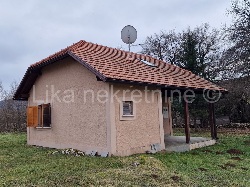 SINAC ( Otočac ) vikendica uz rijeku Gacku