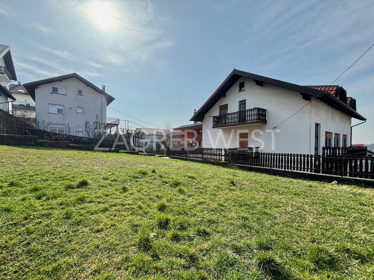 Kvalitetno građena samostojeća kuća na velikoj parceli