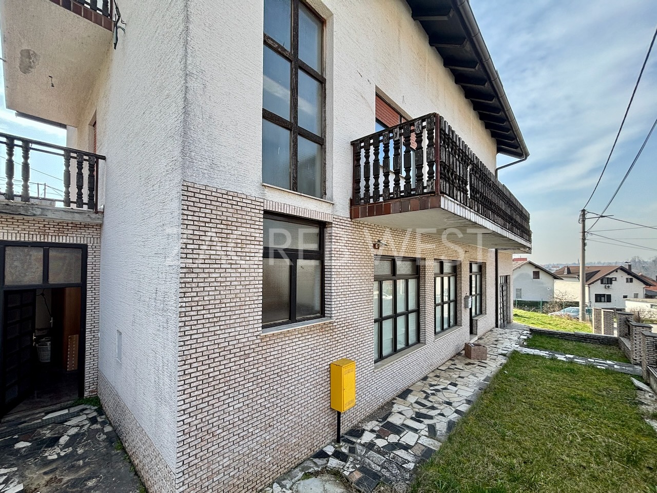 Property thumbnail 2